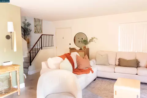 303 Atlas Dr #4, Hercules, CA 94547