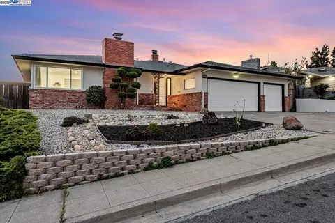 2475 Harborview Dr, San Leandro, CA 94577 photo 1