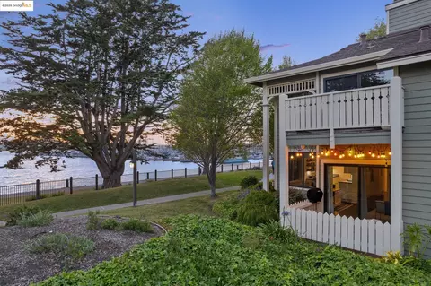 151 Lakeshore Ct, Richmond, CA 94804