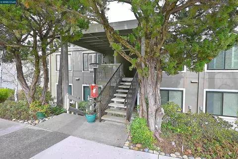 1348 Running Springs Rd #4, Walnut Creek, CA 94595