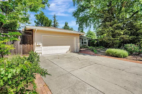 1137 Alice St, Davis, CA 95616 photo 1