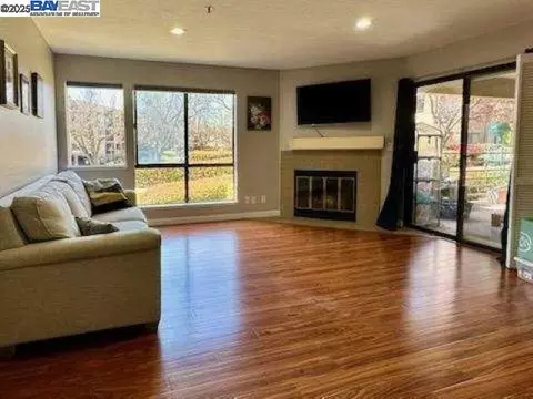39224 Guardino Dr #117, Fremont, CA 94538