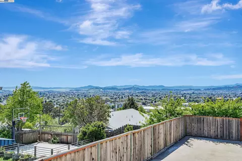 1517 Beau Rivage, San Pablo, CA 94806