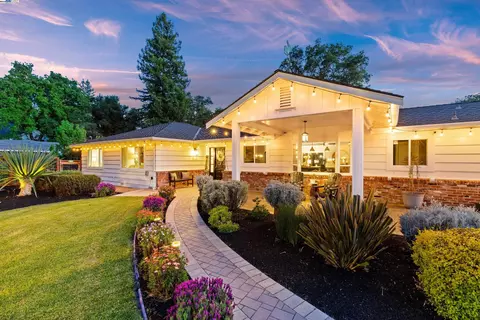 15 Woodhaven Ct, Alamo, CA 94507