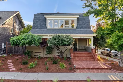 1325 Saint Charles St, Alameda, CA 94501