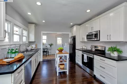 5514 Laverne Ave, Oakland, CA 94605