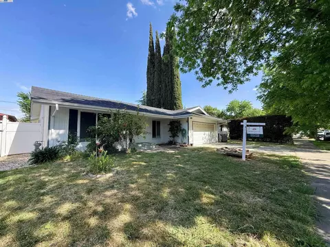 2972 Bedford Dr, Merced, CA 95340 photo 1