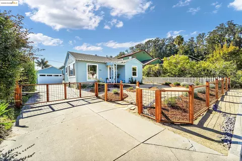 725 Trevethan Ave, Santa Cruz, CA 95065