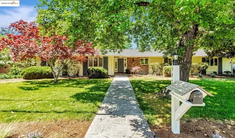 545 Silverado Dr, Lafayette, CA 94549 photo 1