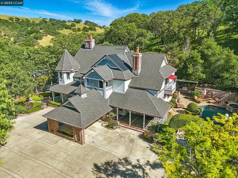 1980 Curry Canyon Rd, Clayton, CA 94517