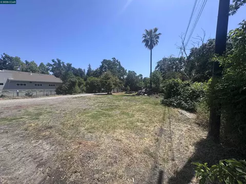 245 Gregory Ln, Pleasant Hill, CA 94523