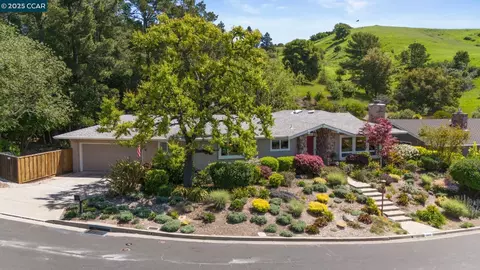 1902 Joseph Dr, Moraga, CA 94556 photo 1