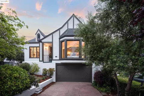 5468 Proctor Ave, Oakland, CA 94618