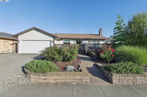 1644 Sarkesian, Petaluma, CA 94954 photo 1