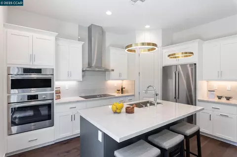 53 Riverbend Ln, Petaluma, CA 94952
