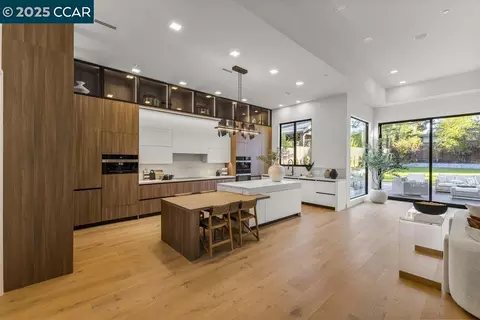 720 Laurel Dr, Walnut Creek, CA 94596