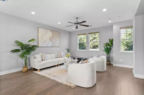 1032 Barberry Ter, Sunnyvale, CA 94086