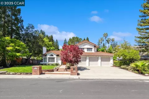 97 Woodranch Cir, Danville, CA 94506