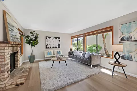 1014 Ironwood Rd, Alameda, CA 94502