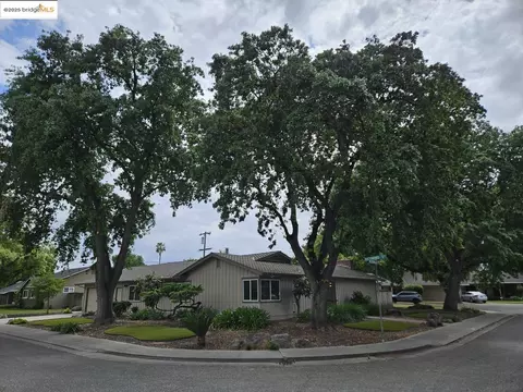 1810 Mcdowell Way, Stockton, CA 95207
