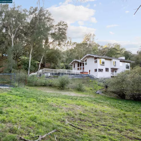 35 Tiger Tail Ct, Orinda, CA 94563