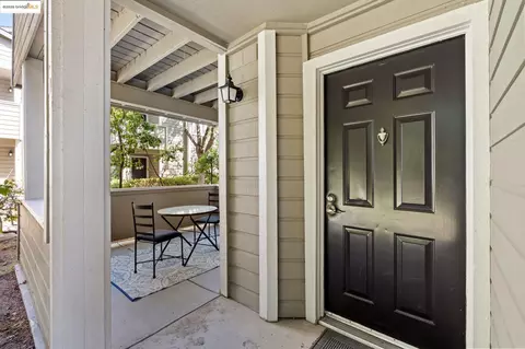 520 Canyon Oaks #D, Oakland, CA 94605