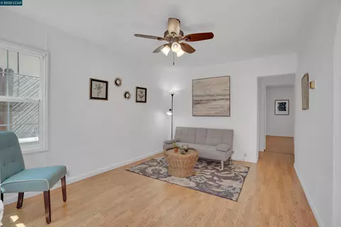 881 Merle Ave, Martinez, CA 94553