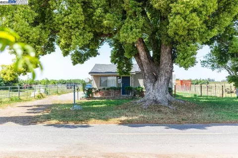 437 Goodwin Rd, Modesto, CA 95357 photo 1