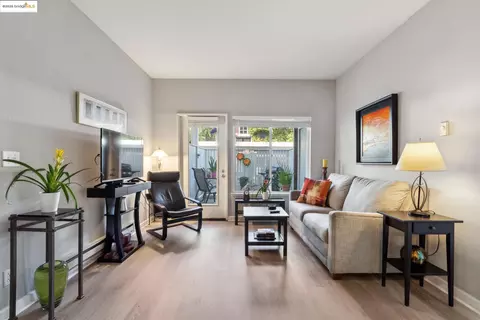 127 Bayside Ct, Richmond, CA 94804