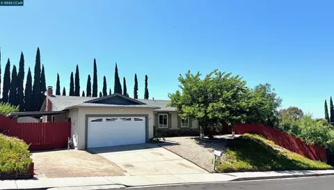 2139 Chestnut Dr, Pittsburg, CA 94565 photo 1