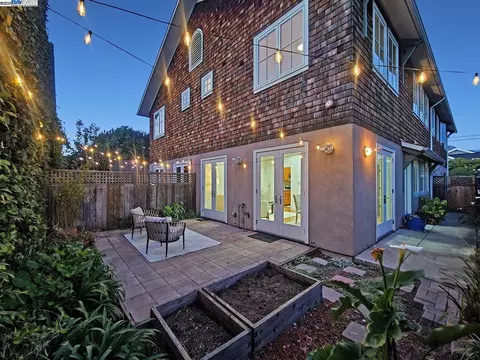 936 Kains Ave #1, Albany, CA 94706