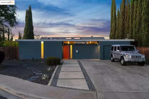 4003 Santa Fe Ct, Concord, CA 94521