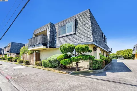 14015 Doolittle Dr, San Leandro, CA 94577 photo 1