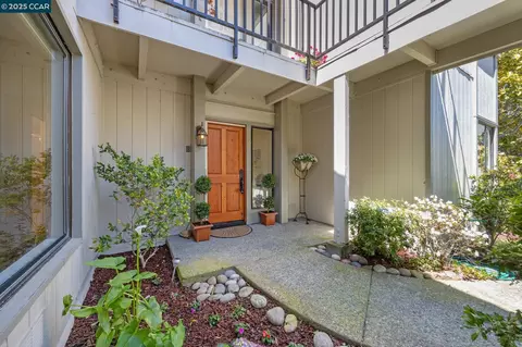 3282 Rossmoor Pkwy #4, Walnut Creek, CA 94595