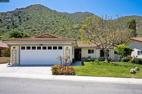6488 San Como Ln, Camarillo, CA 93012
