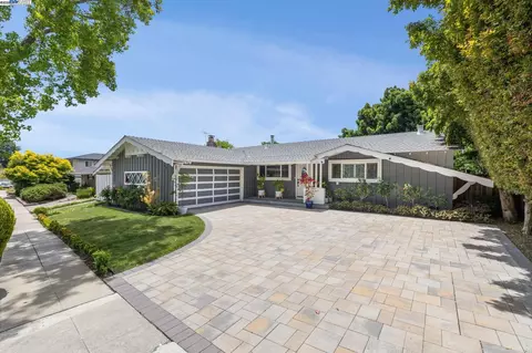 30113 Treeview St, Hayward, CA 94544 photo 1
