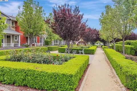 436 Persimmon Cmn #10, Livermore, CA 94551 photo 1