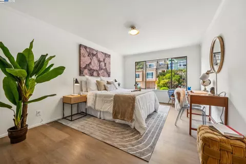 471 Joost Ave, San Francisco, CA 94127 photo 24