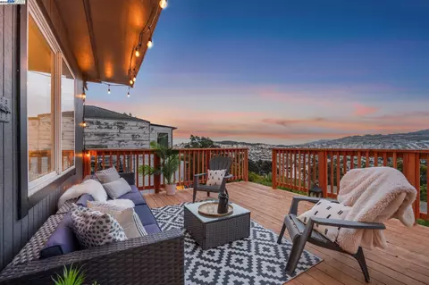 471 Joost Ave, San Francisco, CA 94127 photo 2