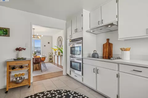 471 Joost Ave, San Francisco, CA 94127 photo 15