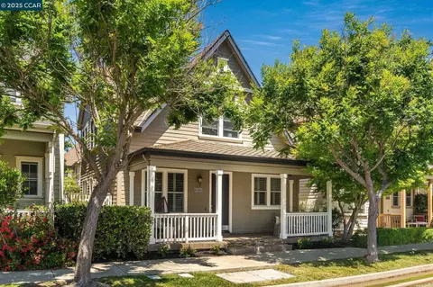 2033 De Anza Ln, Hercules, CA 94547 photo 1