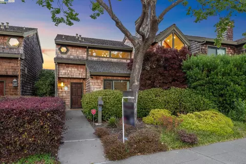 817 Harbor Rd, Alameda, CA 94502 photo 1