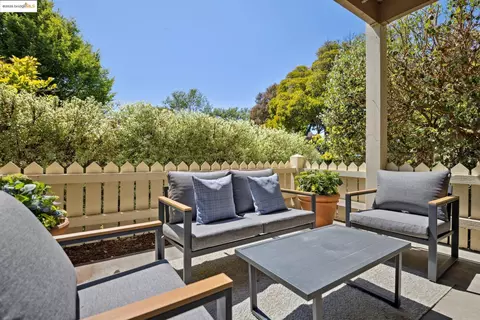 149 Shoreline Ct #149, Richmond, CA 94804