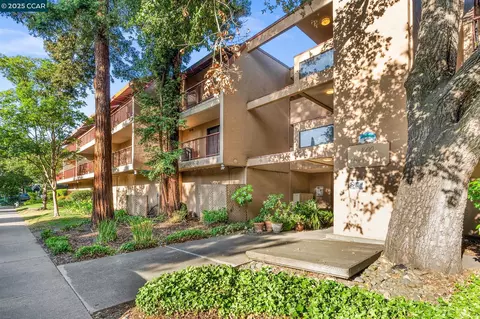1600 Carmel Dr #15, Walnut Creek, CA 94596