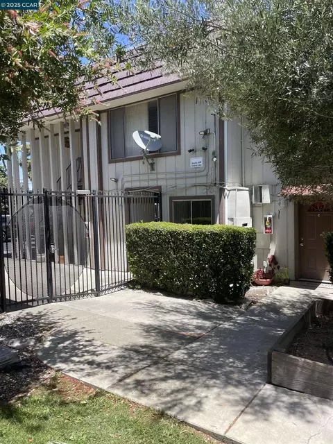 2005 Sierra Rd, Concord, CA 94518 photo 3