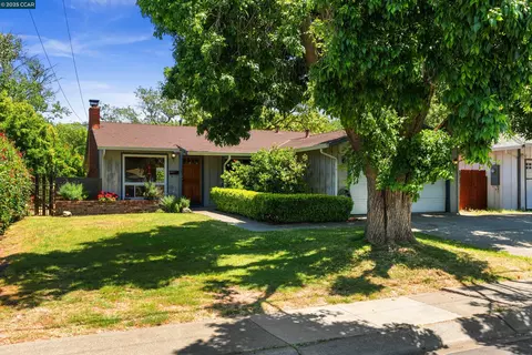 889 Santa Cruz Dr, Pleasant Hill, CA 94523