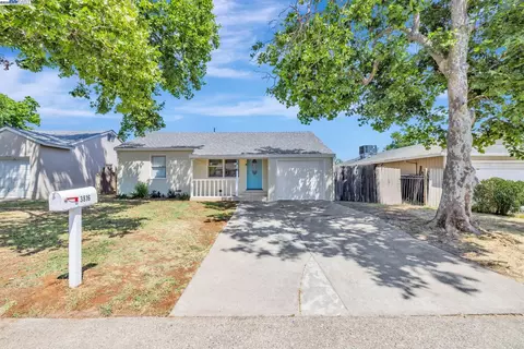 3816 Lily St, Sacramento, CA 95838