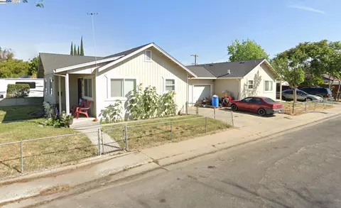 2137 Whitcomb Way, Modesto, CA 95350 photo 1