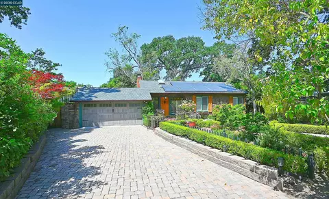 273 Oak Park Ln, Pleasant Hill, CA 94523