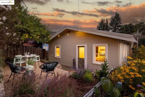 1046 Elbert St, Oakland, CA 94602